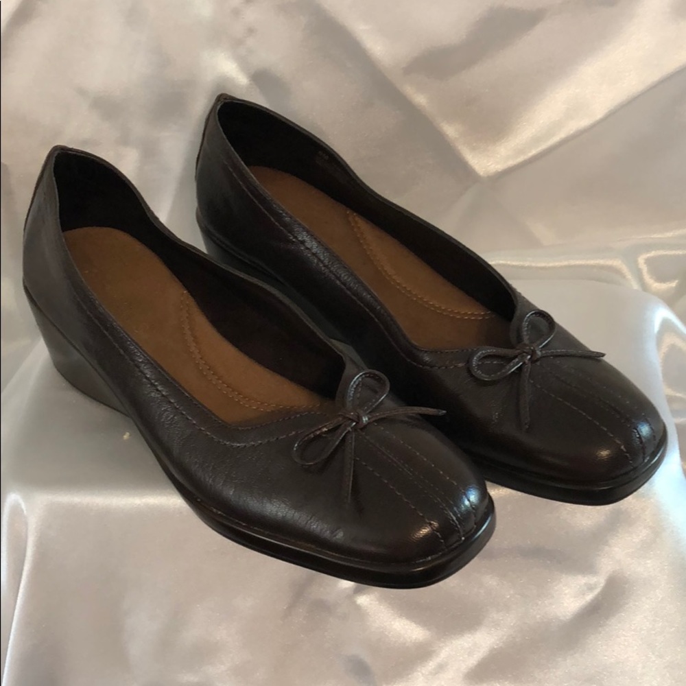 Brown Aerosoles shoes